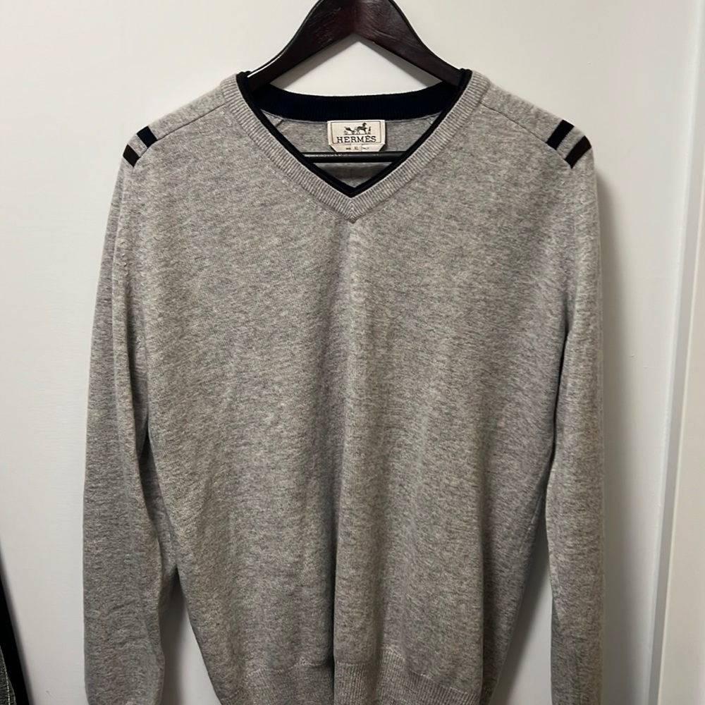 HERMES V-neck Grey Sweater. XL